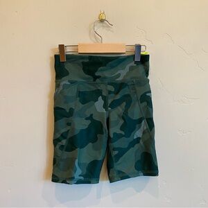 OLD NAVY Girls Performance Powersoft Green Camo Bike Shorts